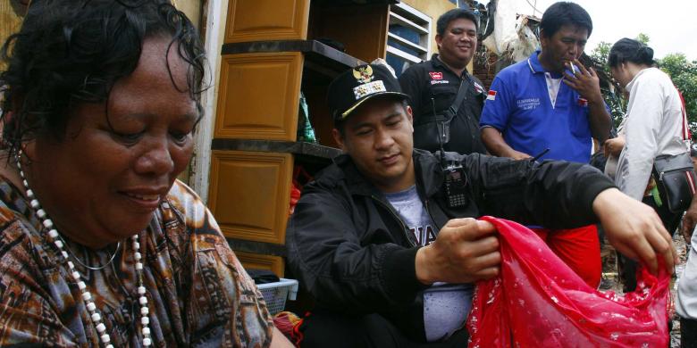 Bantu Cuci Pakaian Korban Banjir, Wawali : Ini kan bagian dari panggilan seorang pemimpin